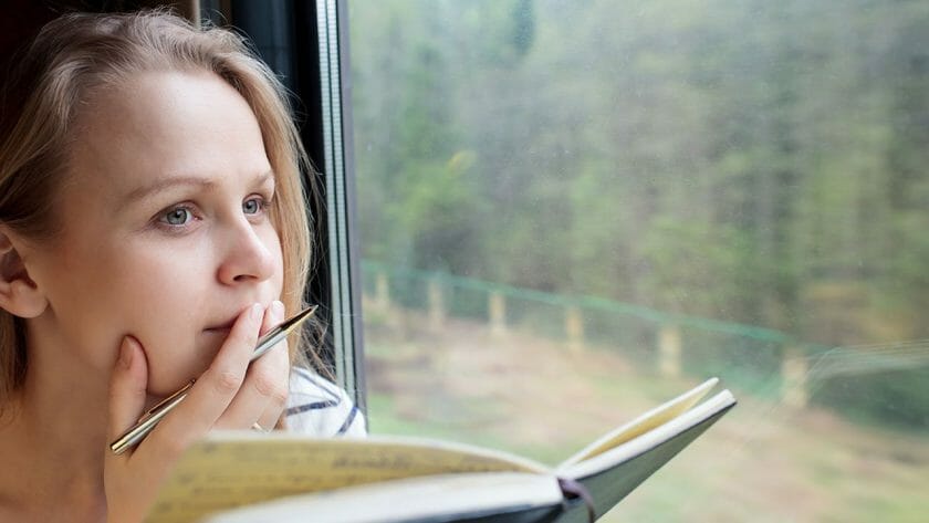 woman thinking dp48782201