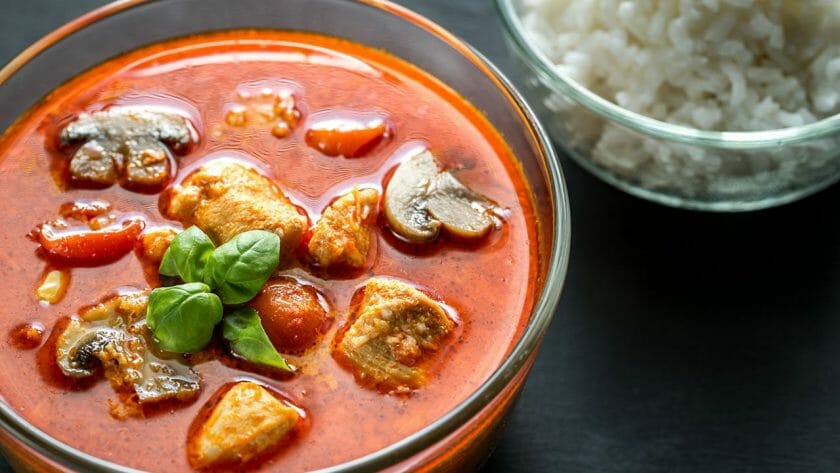 red curry dp103469486
